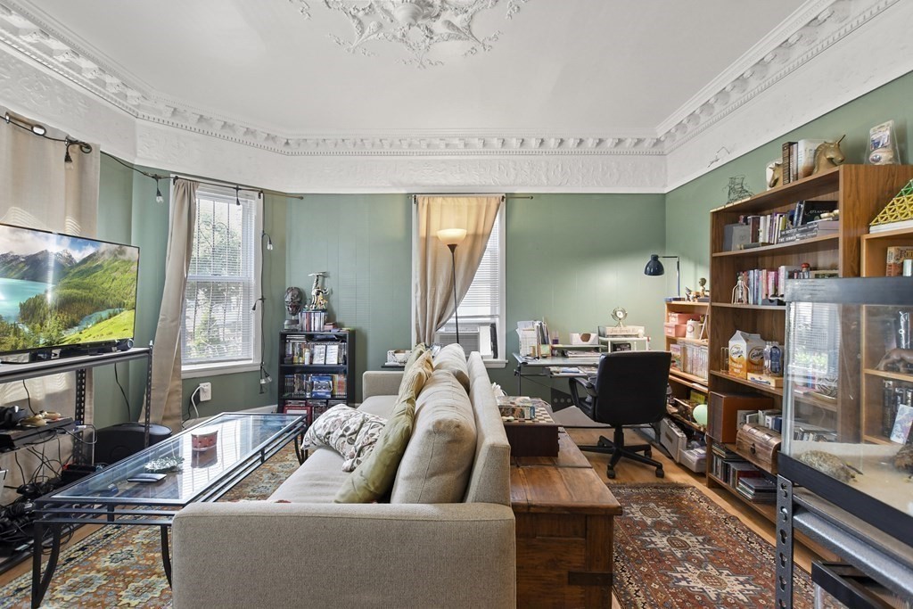 18 Grover St