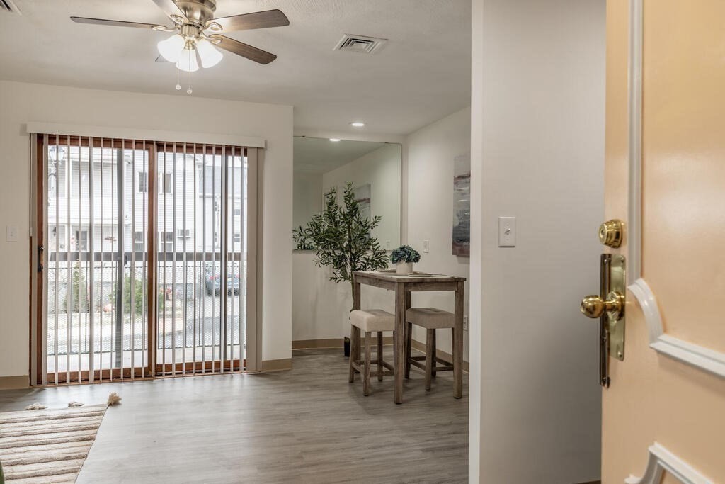 15 Ferry St # 4