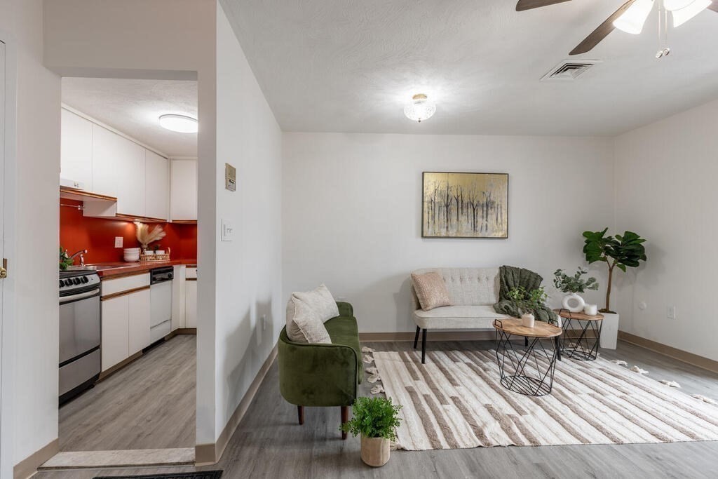 15 Ferry St # 4