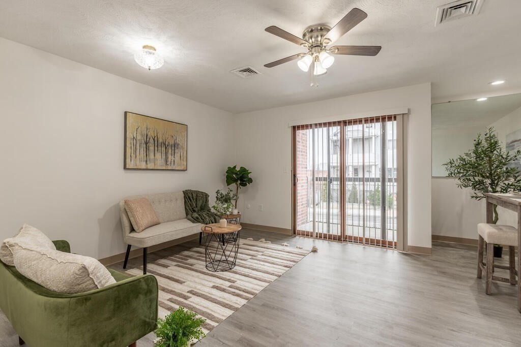 15 Ferry St # 4