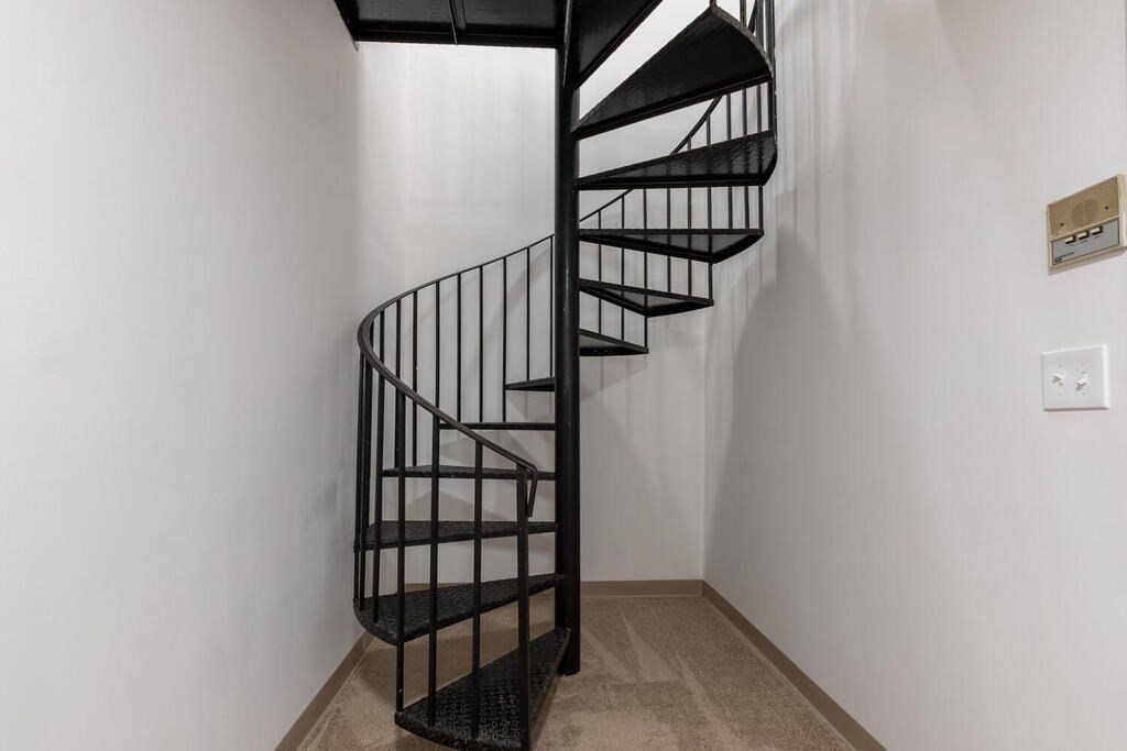 15 Ferry St # 4