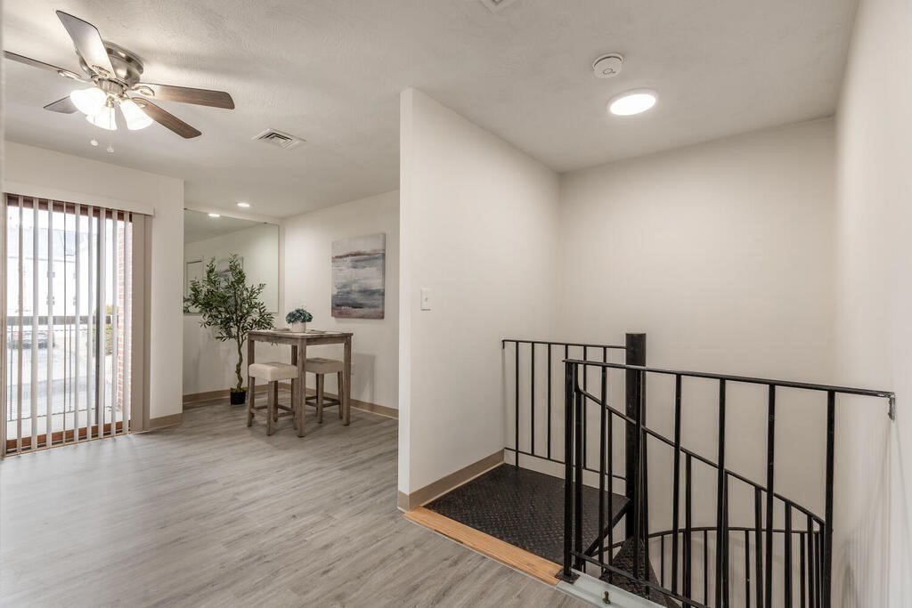 15 Ferry St # 4