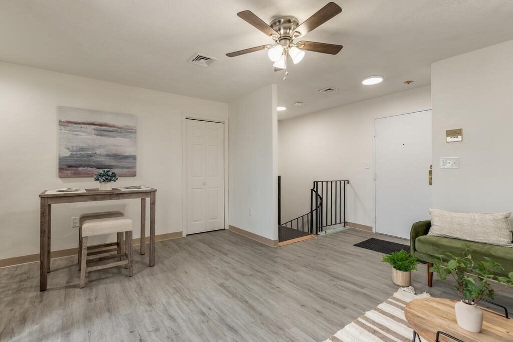 15 Ferry St # 4