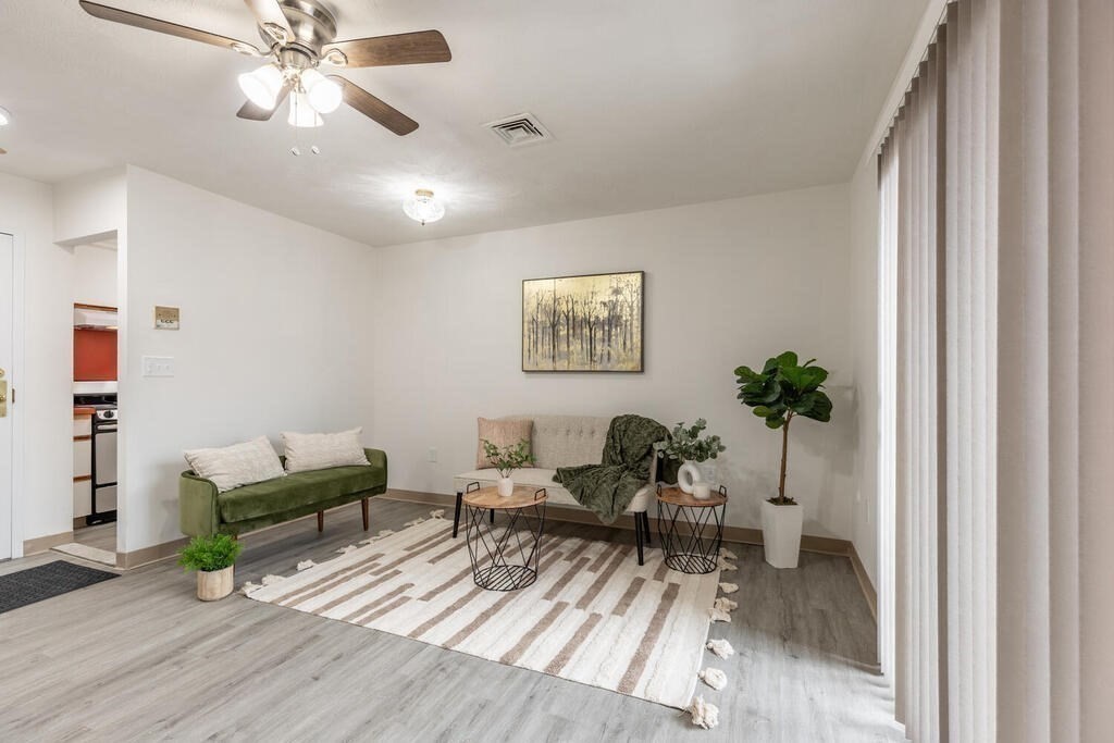 15 Ferry St # 4
