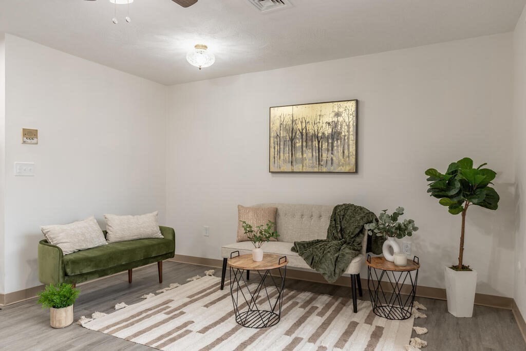 15 Ferry St # 4