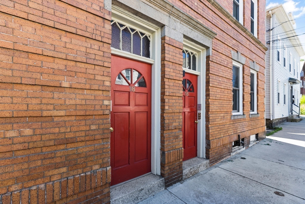 18 Leavitt St # 2
