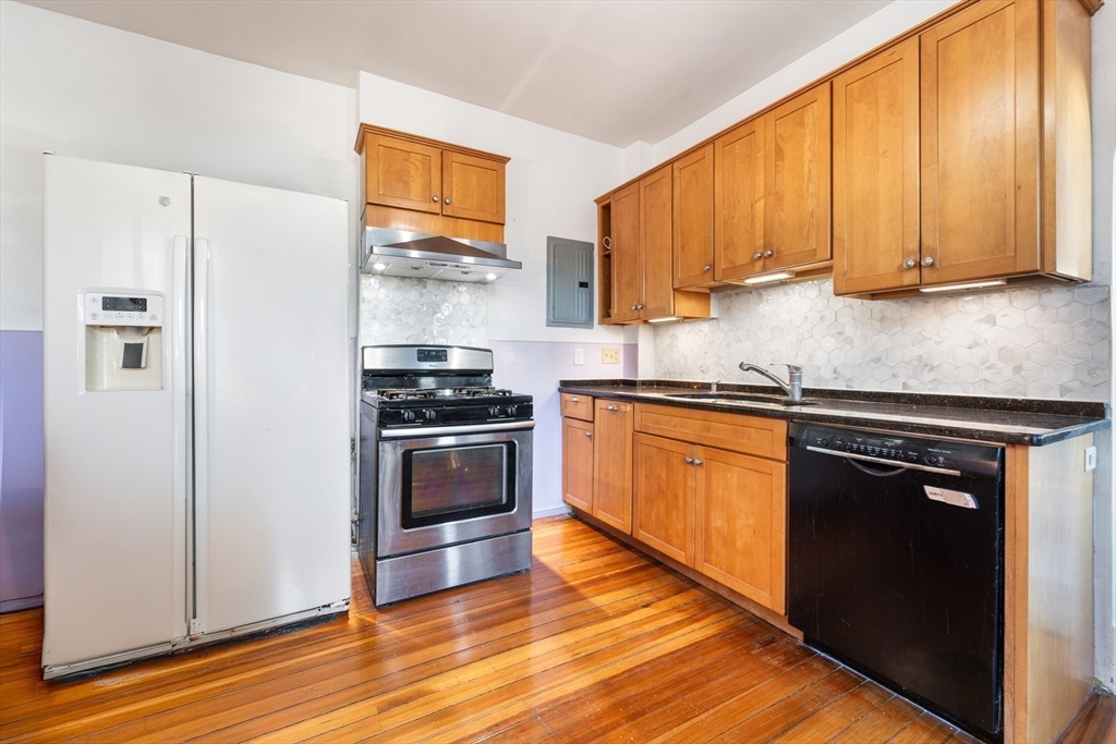 18 Leavitt St # 2