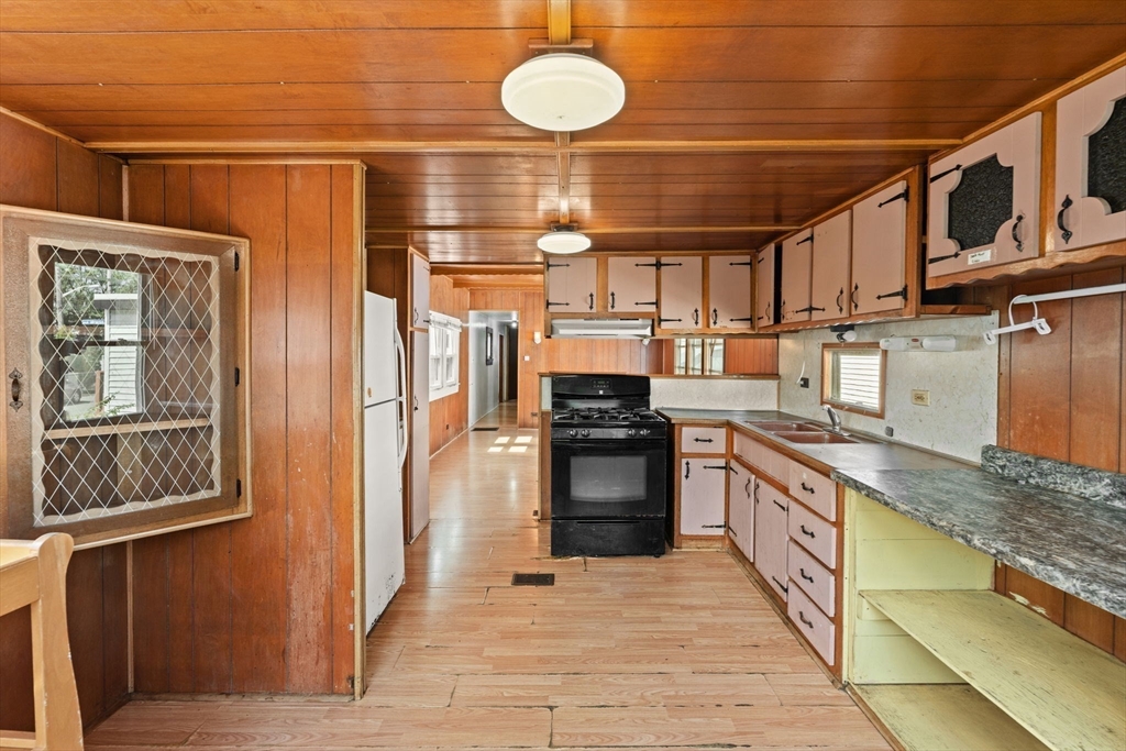 685 Broadway # 56