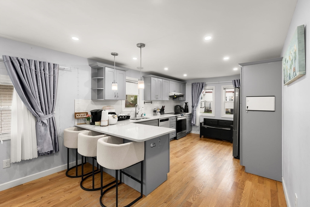 685 Broadway # 8