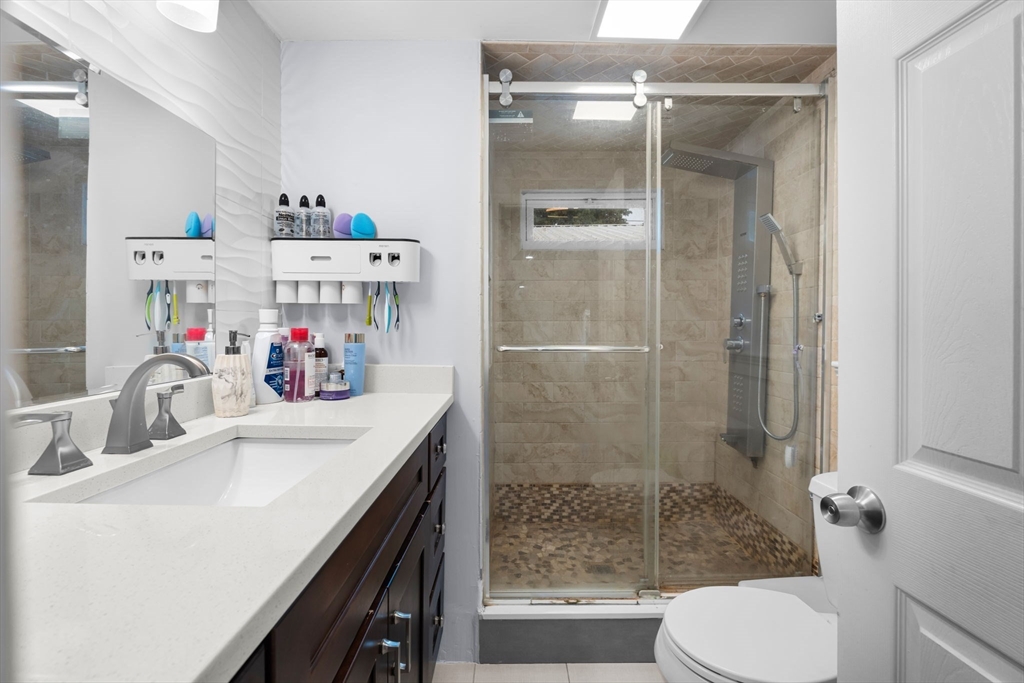 685 Broadway # 8