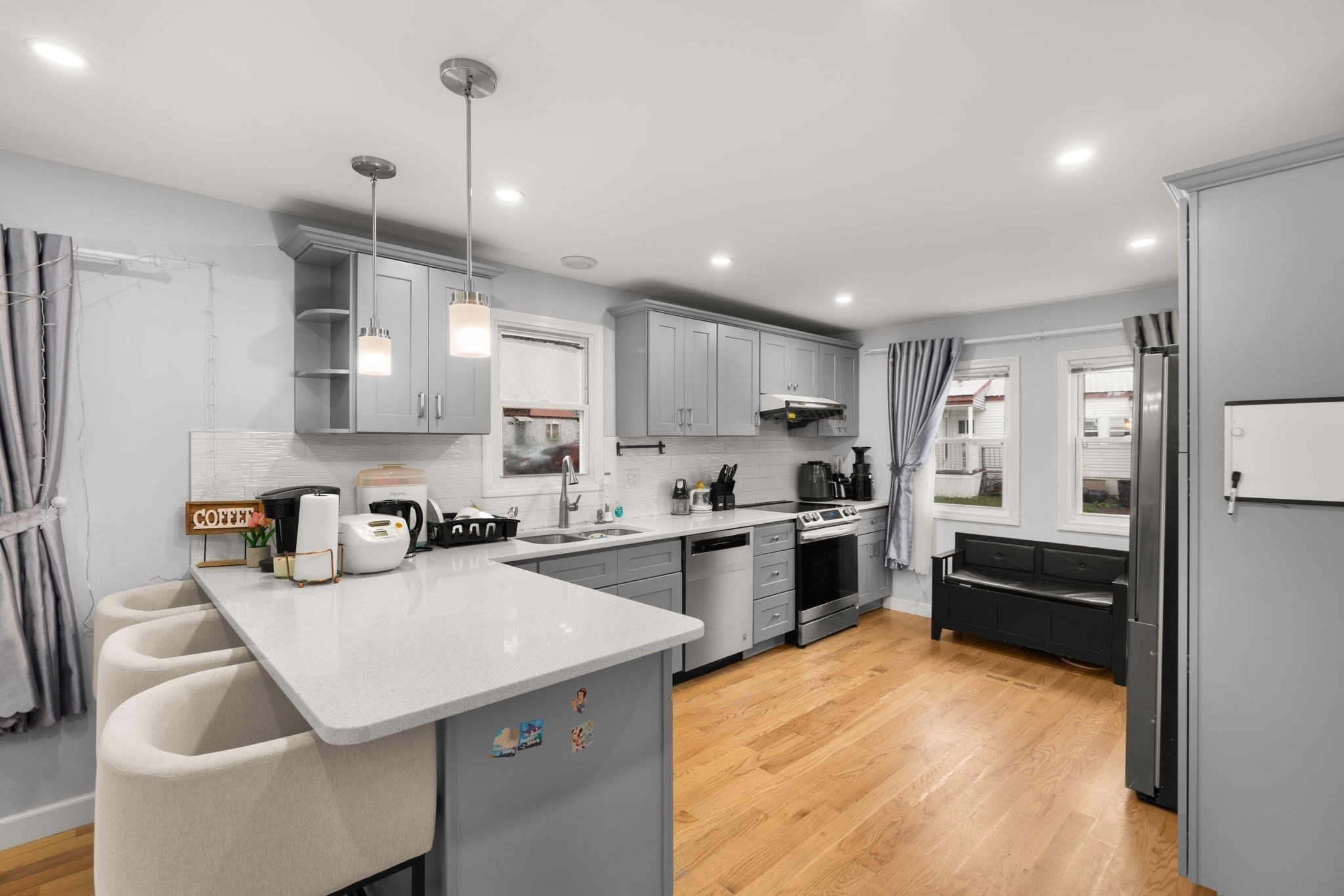 685 Broadway # 8