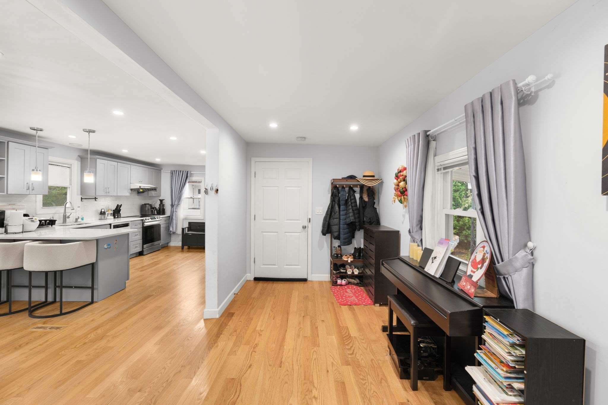 685 Broadway # 8