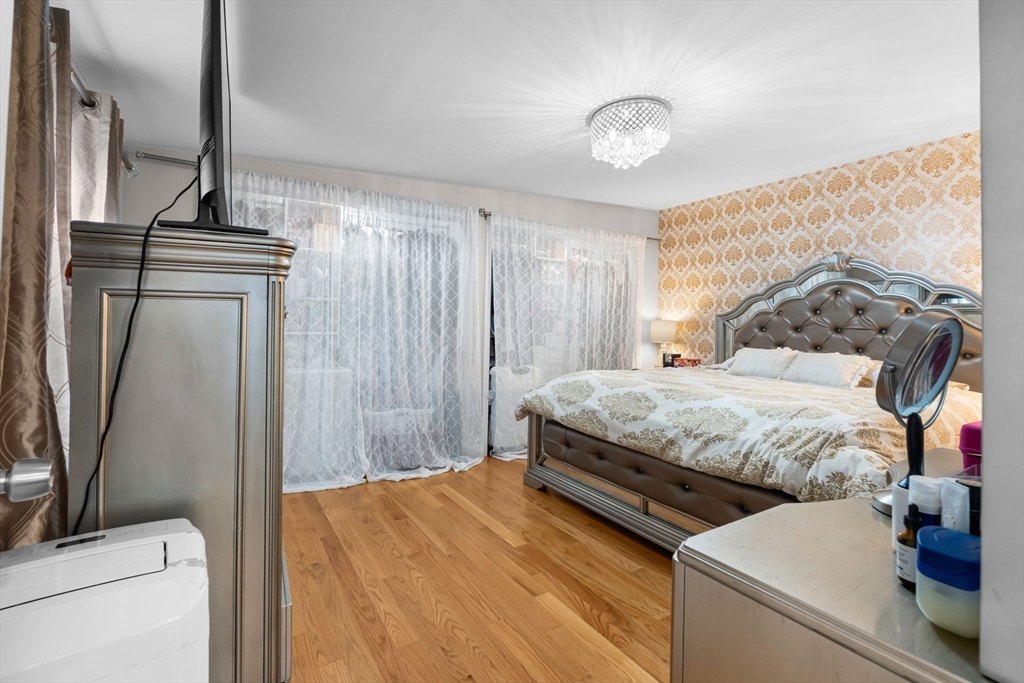 685 Broadway # 8