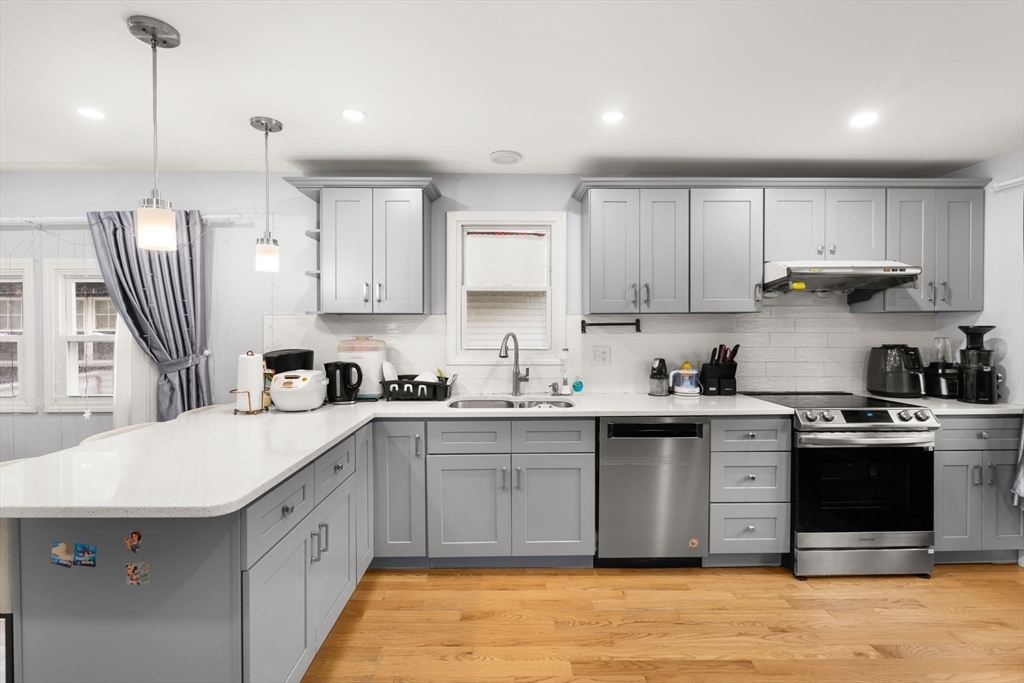 685 Broadway # 8