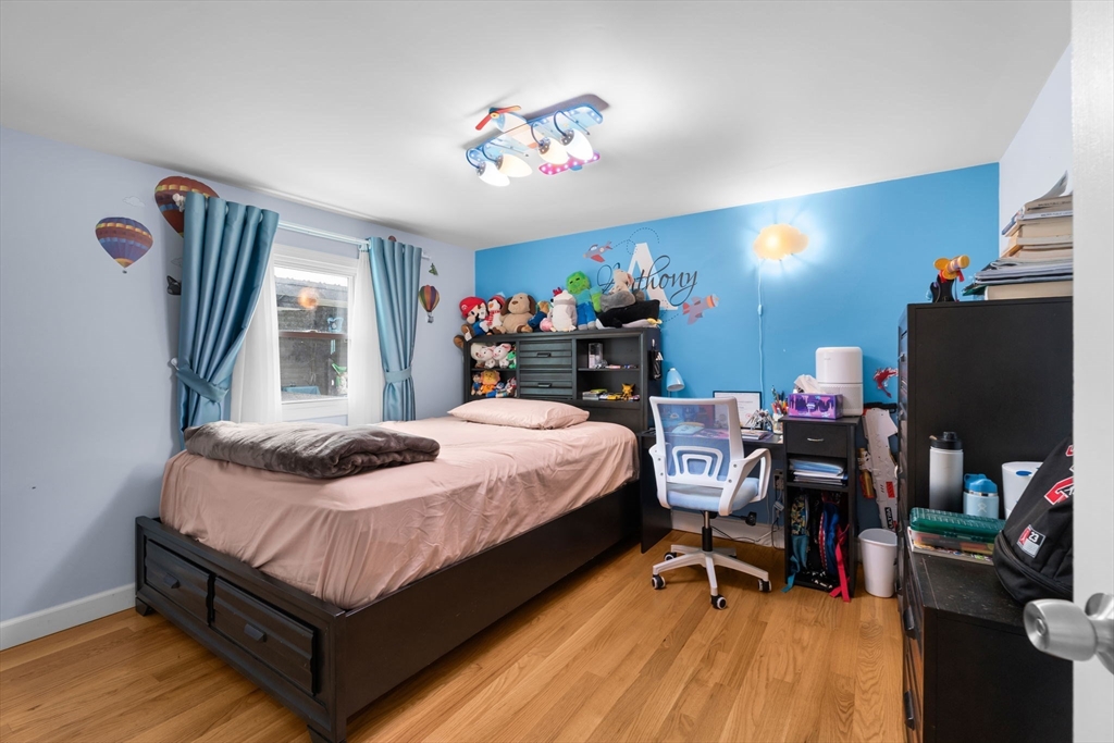 685 Broadway # 8