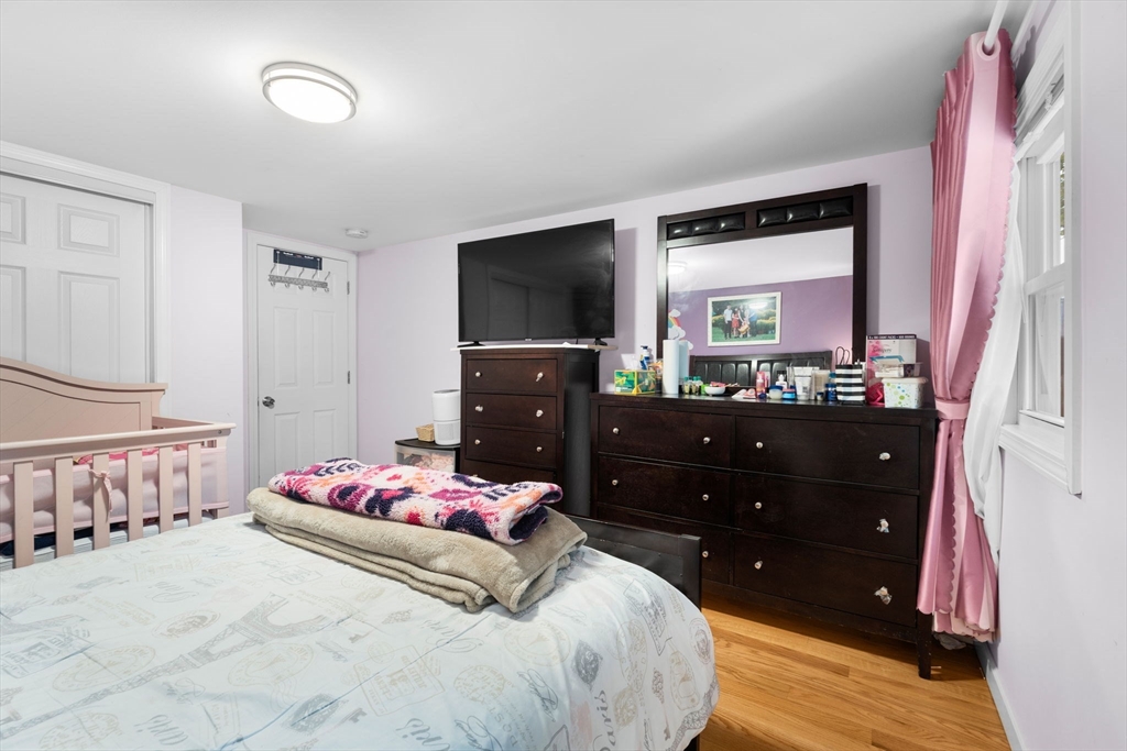 685 Broadway # 8