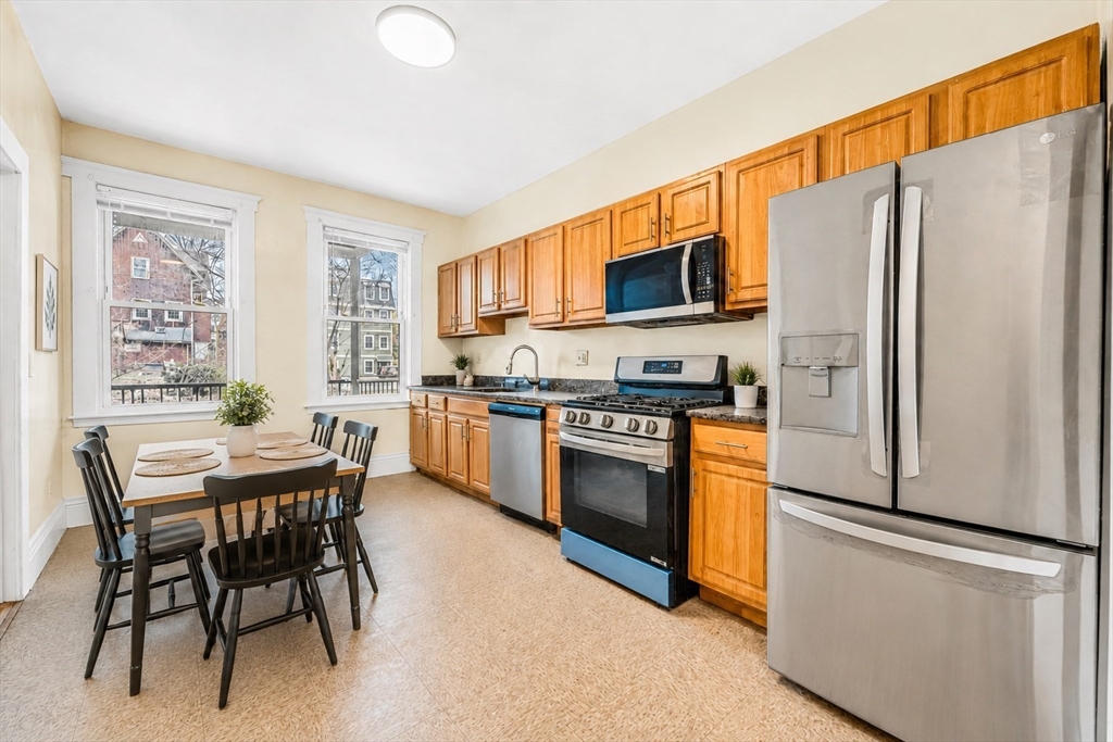 86 Winthrop St # 1