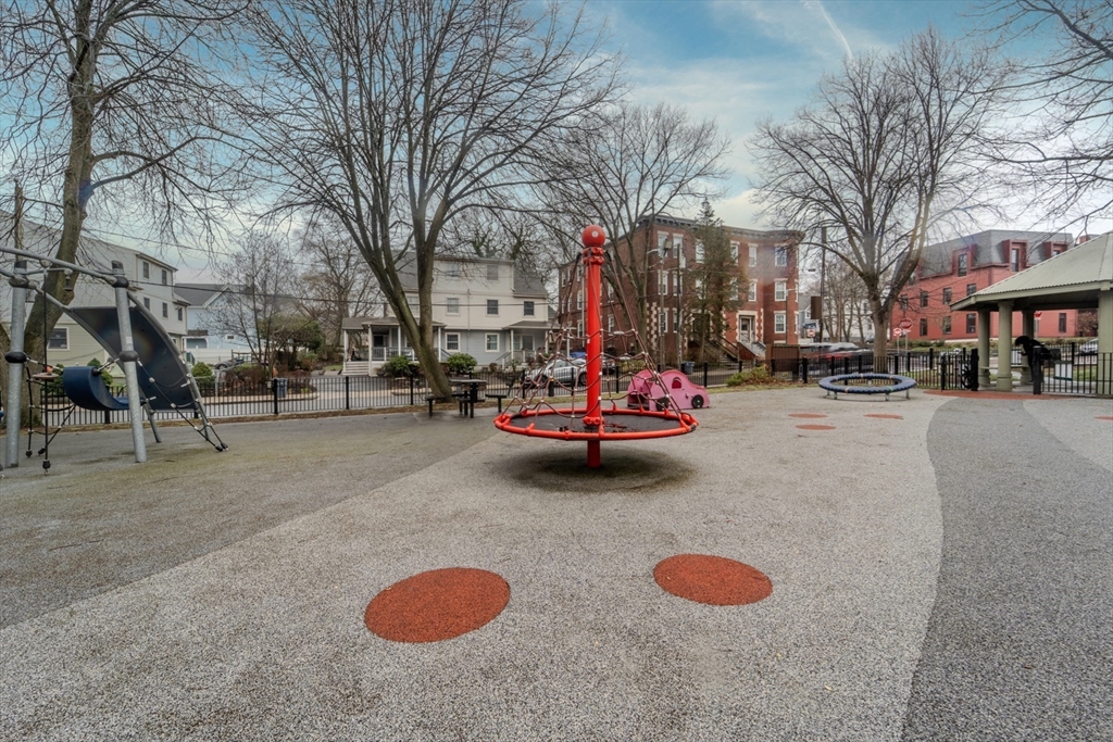86 Winthrop St # 1