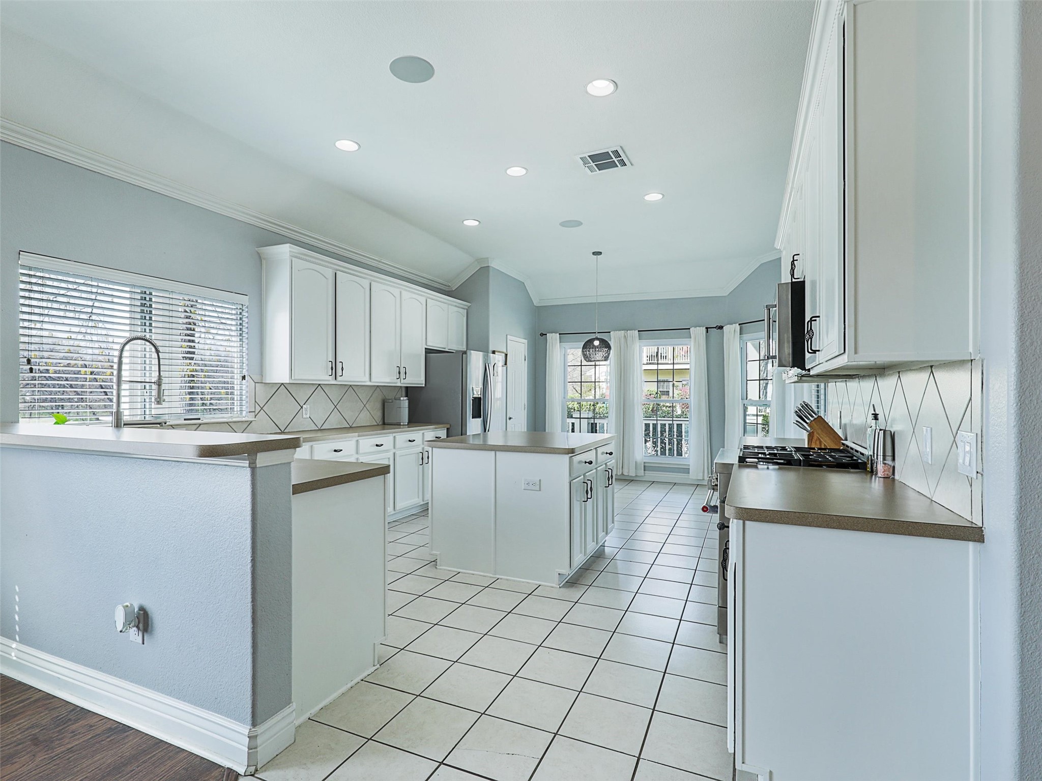 1700 Azalea Drive