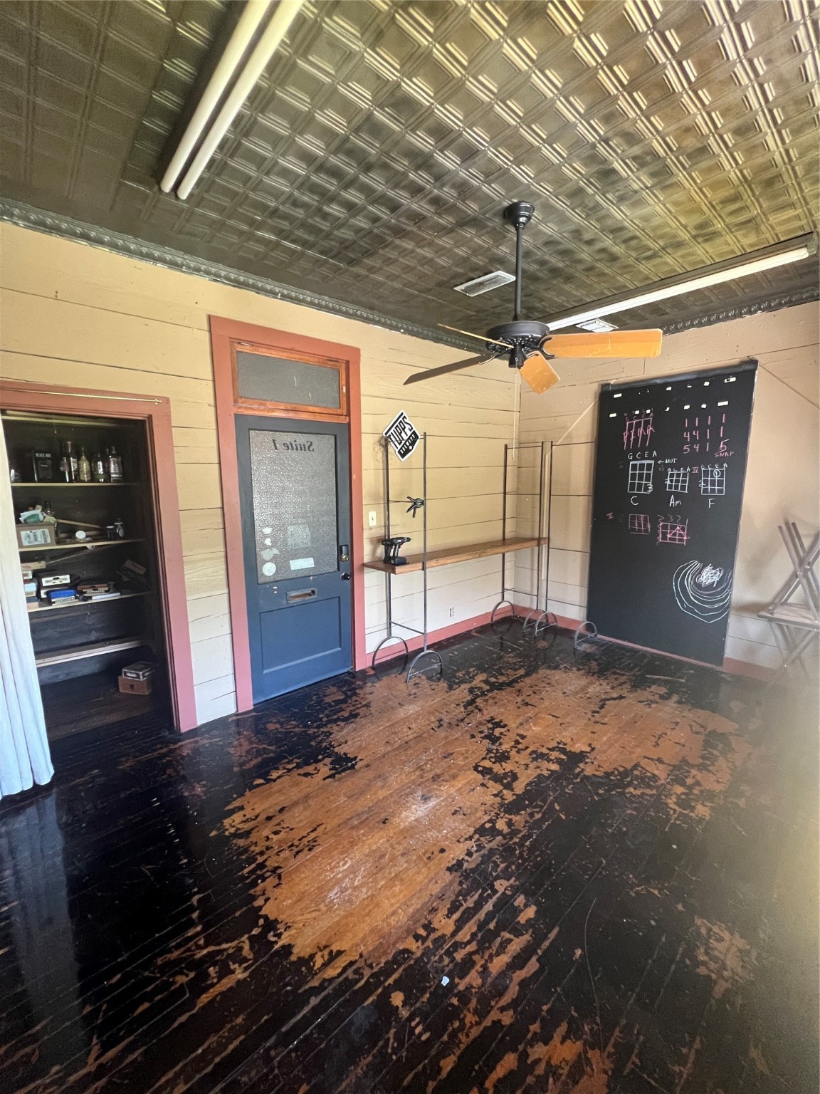 100 E Louisiana Street 1