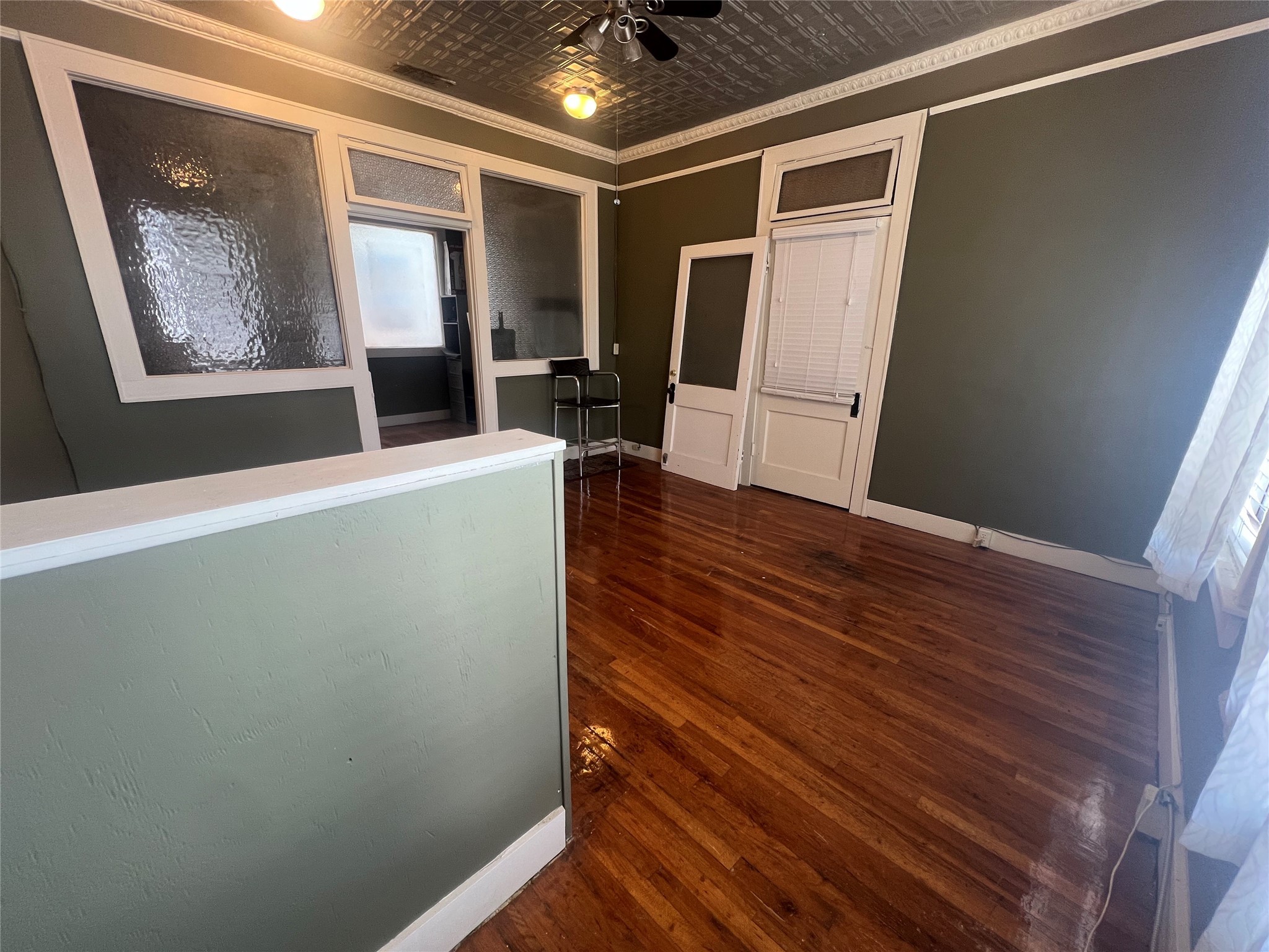 100 E Louisiana Street 7