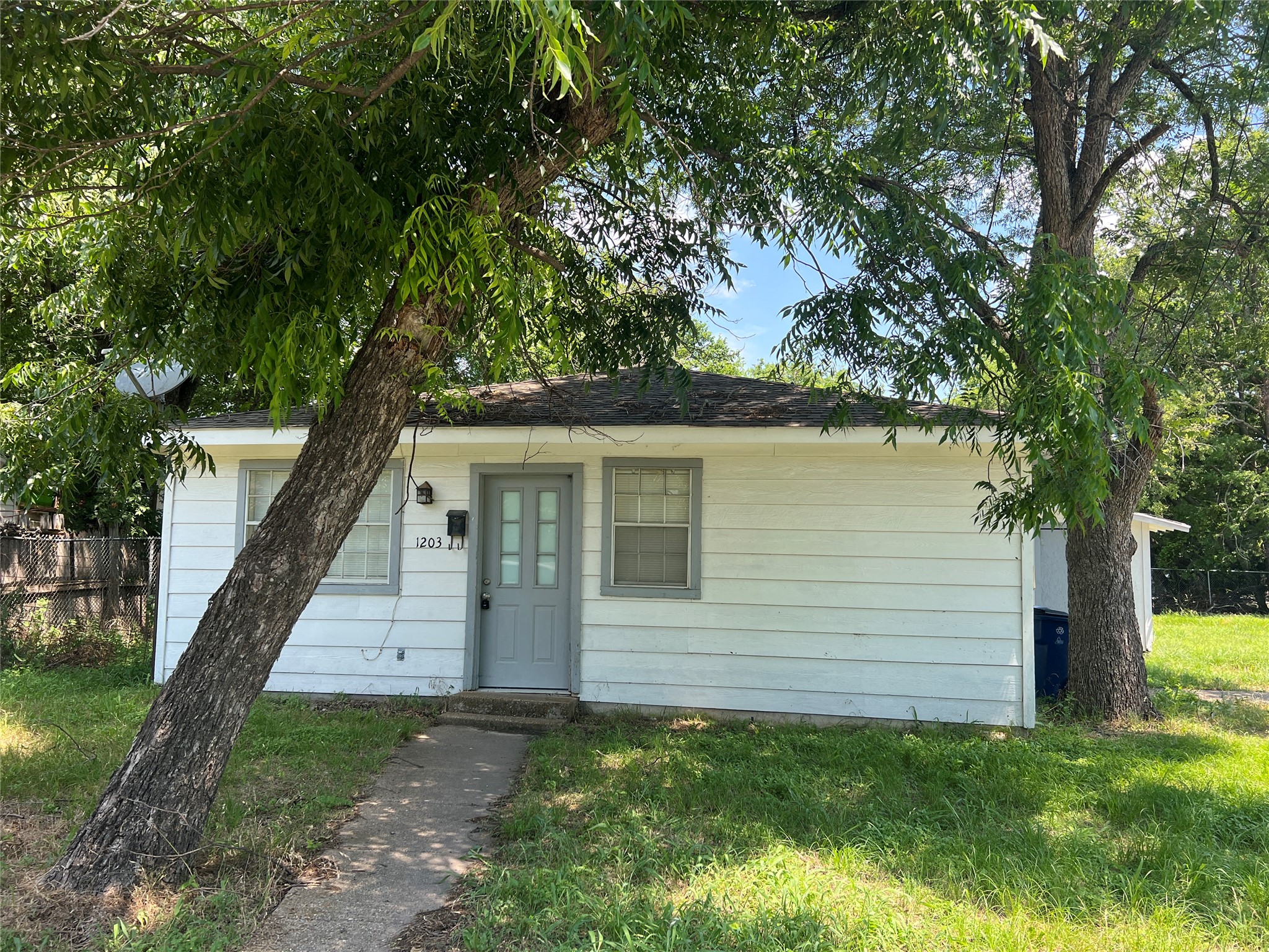 1203 Anthony Street