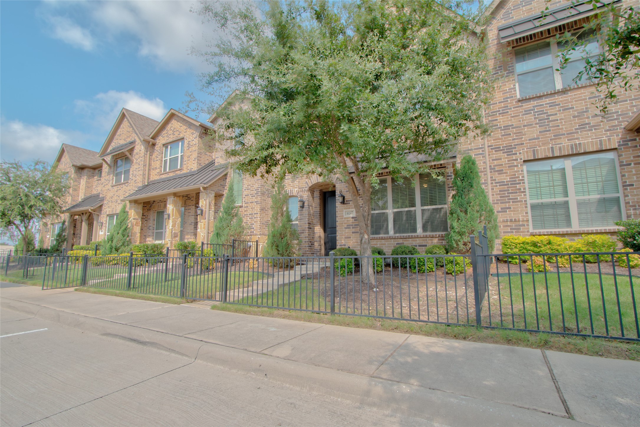 6147 Rainbow Valley Place