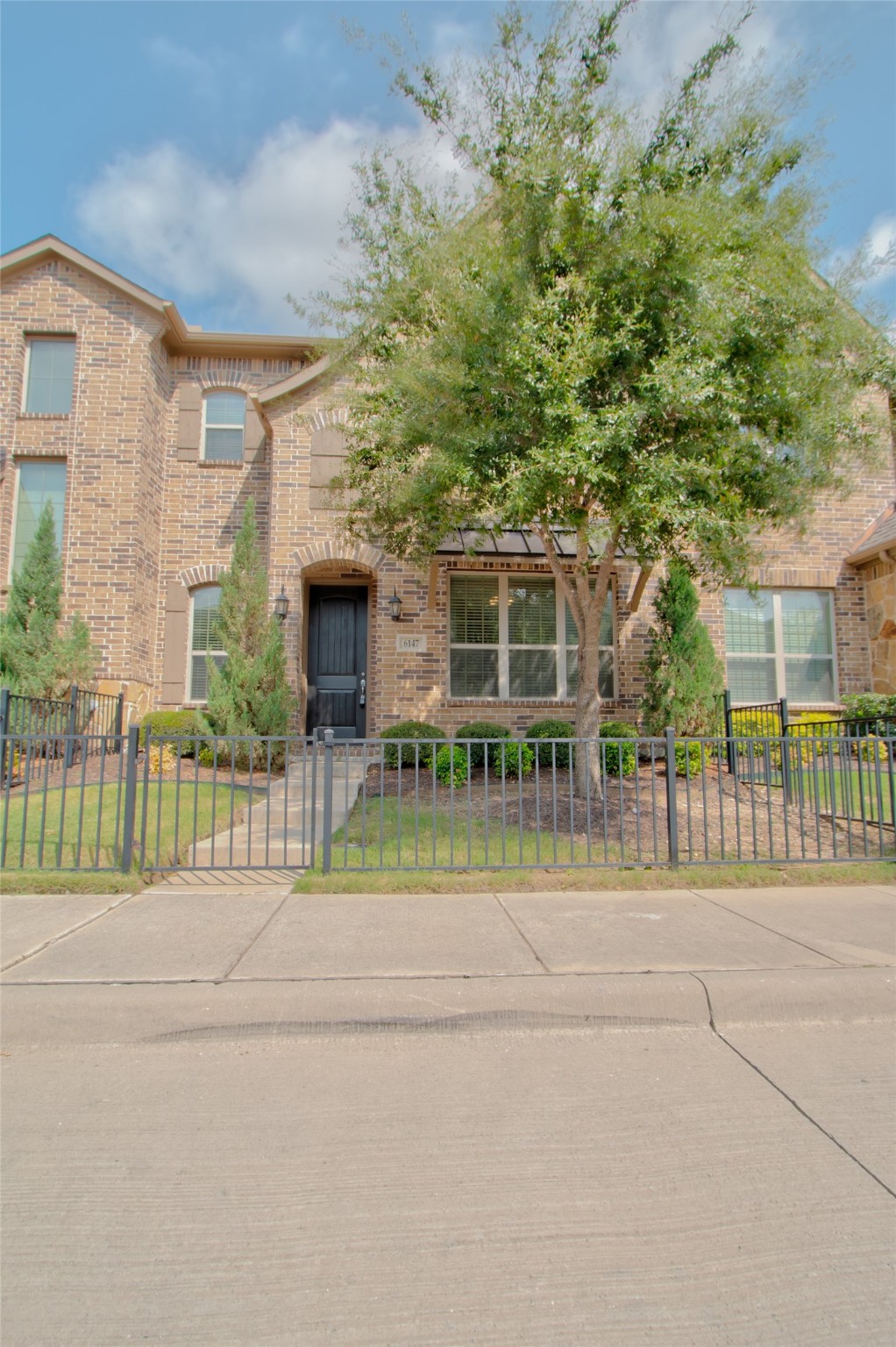 6147 Rainbow Valley Place