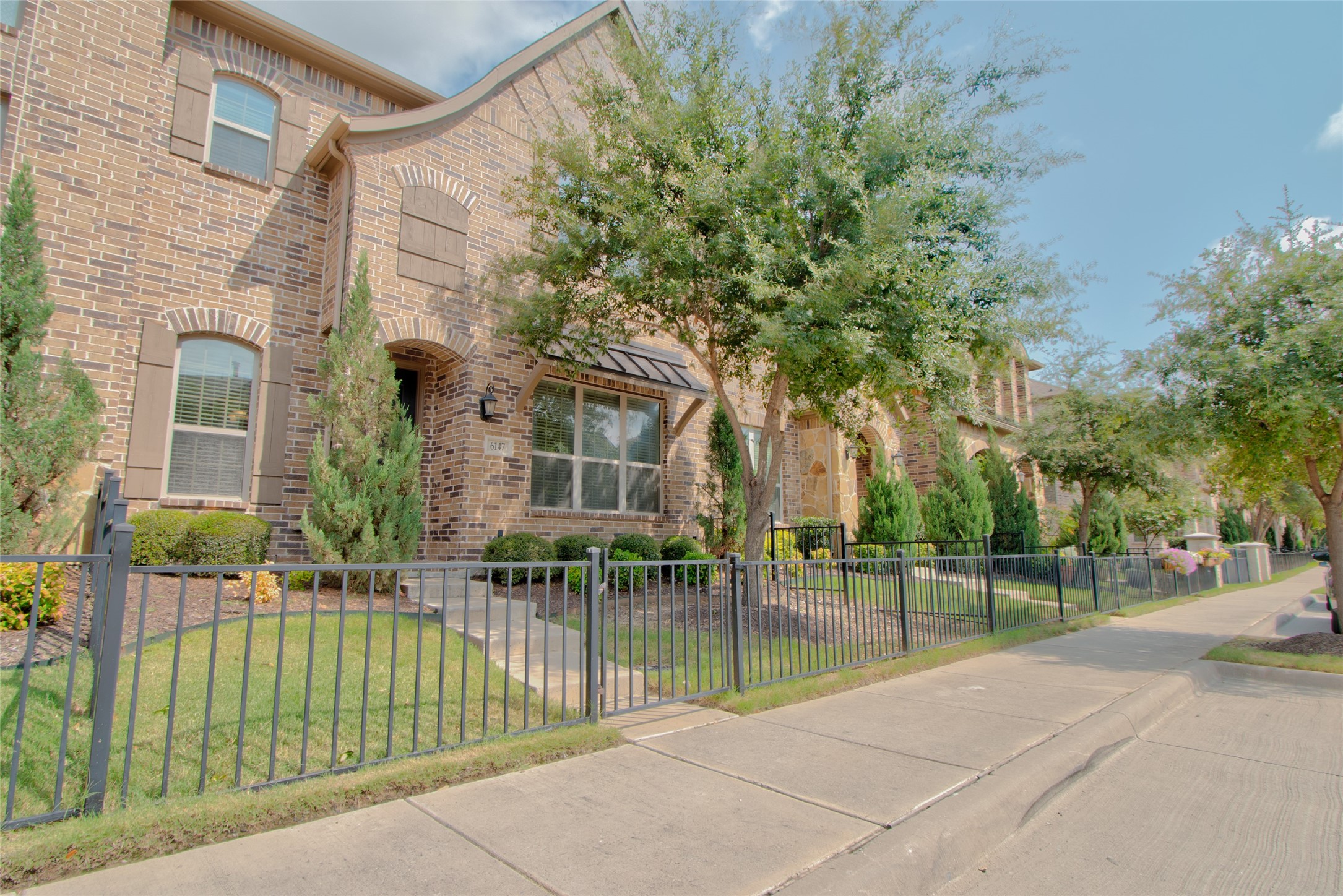 6147 Rainbow Valley Place