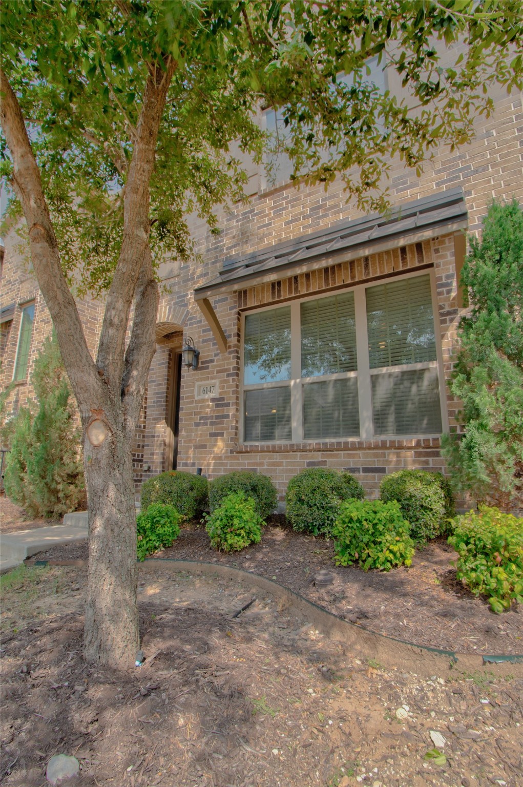 6147 Rainbow Valley Place
