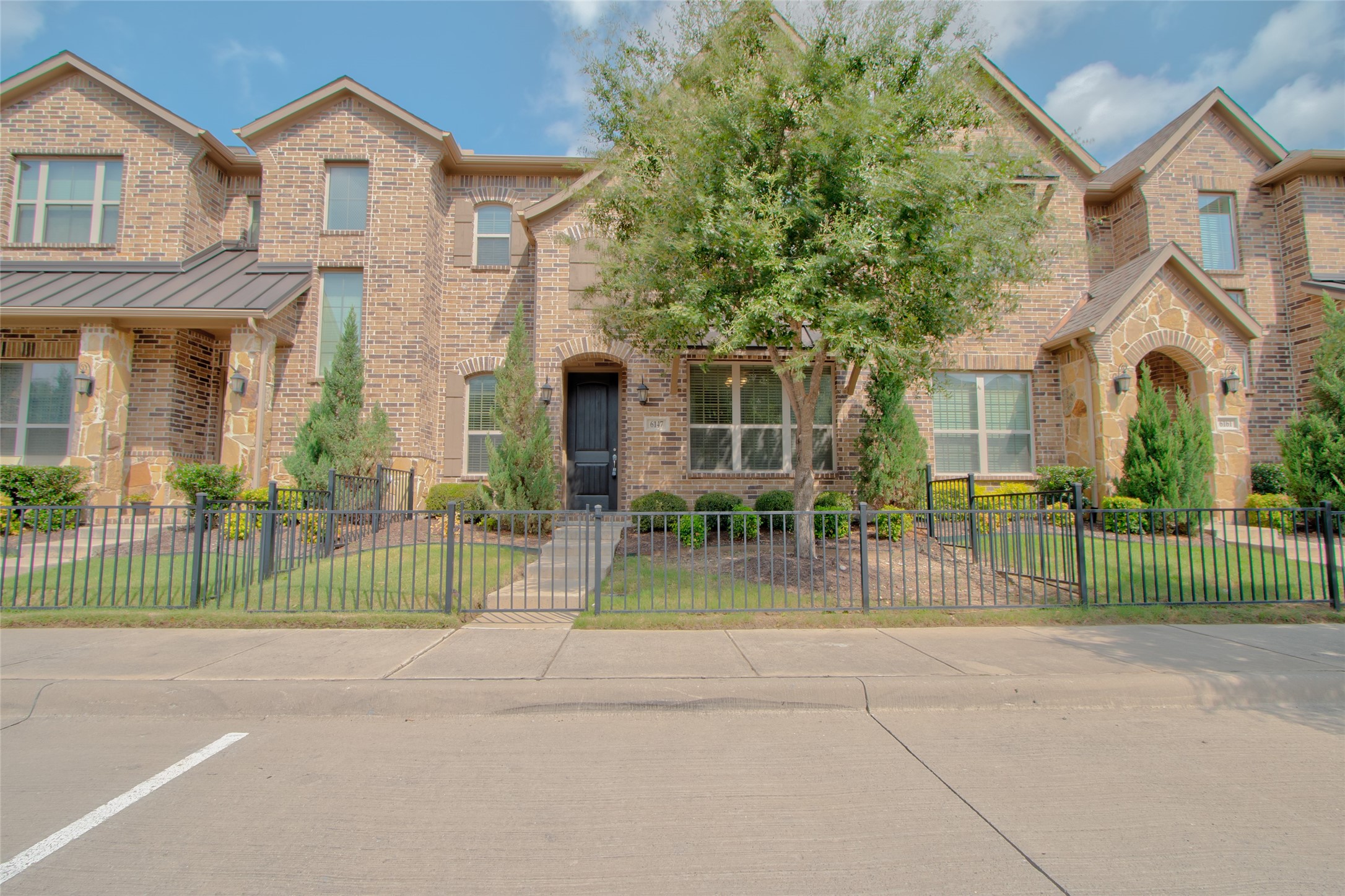 6147 Rainbow Valley Place