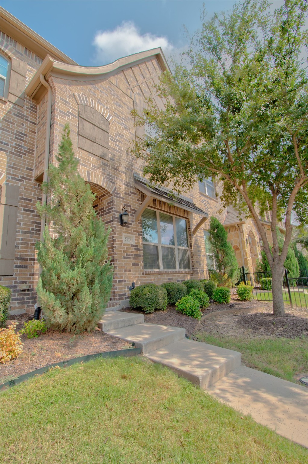 6147 Rainbow Valley Place