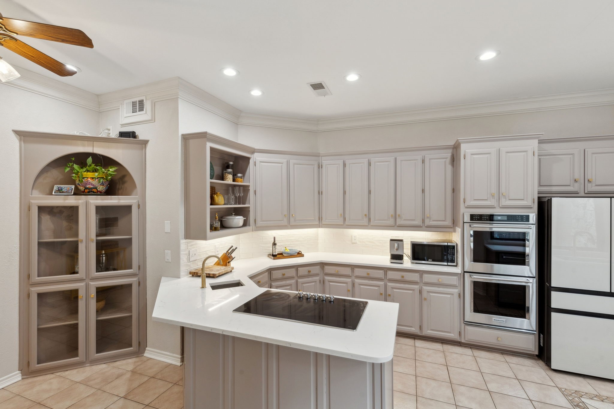2407 Forest Court