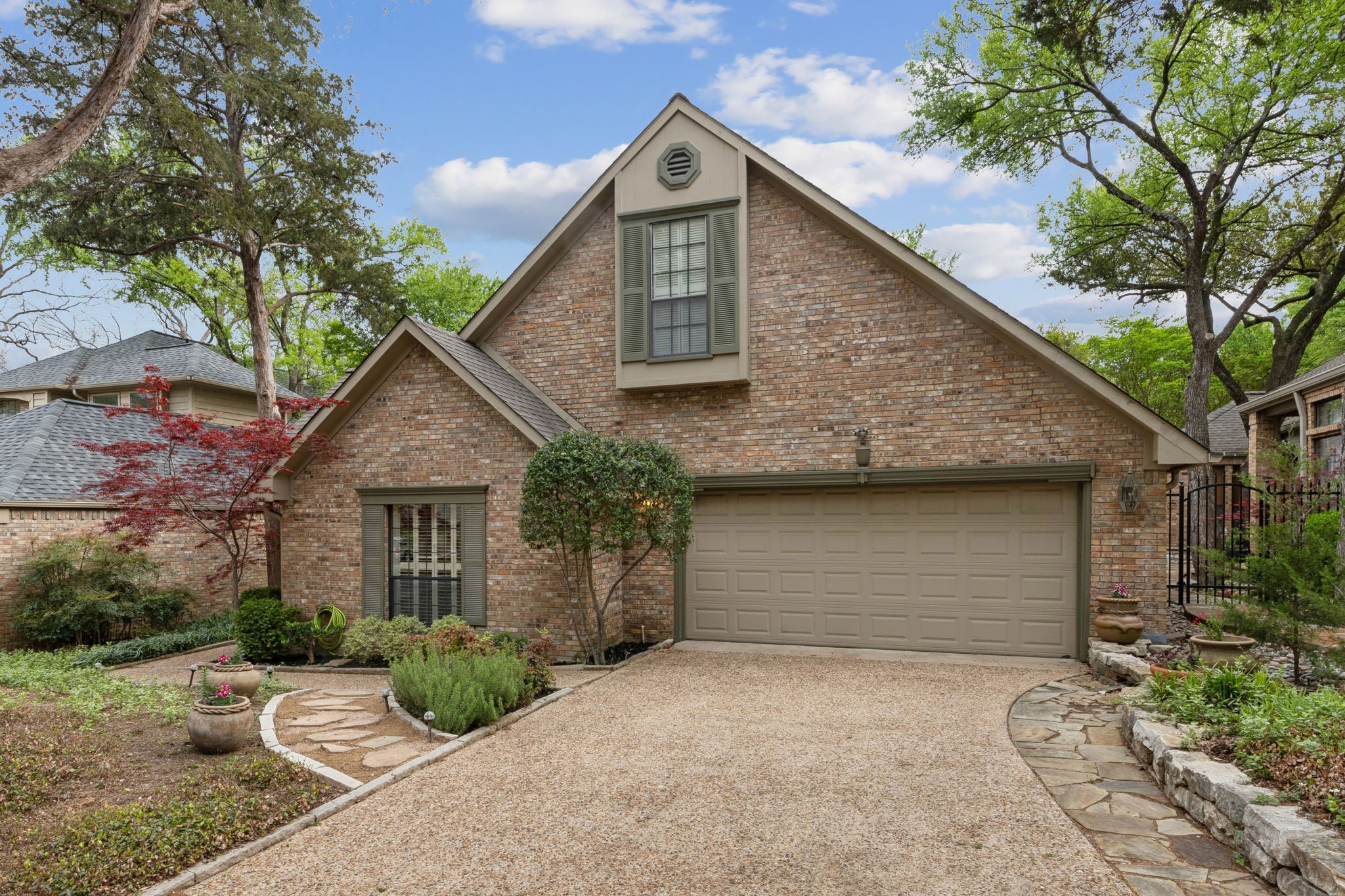 2407 Forest Court