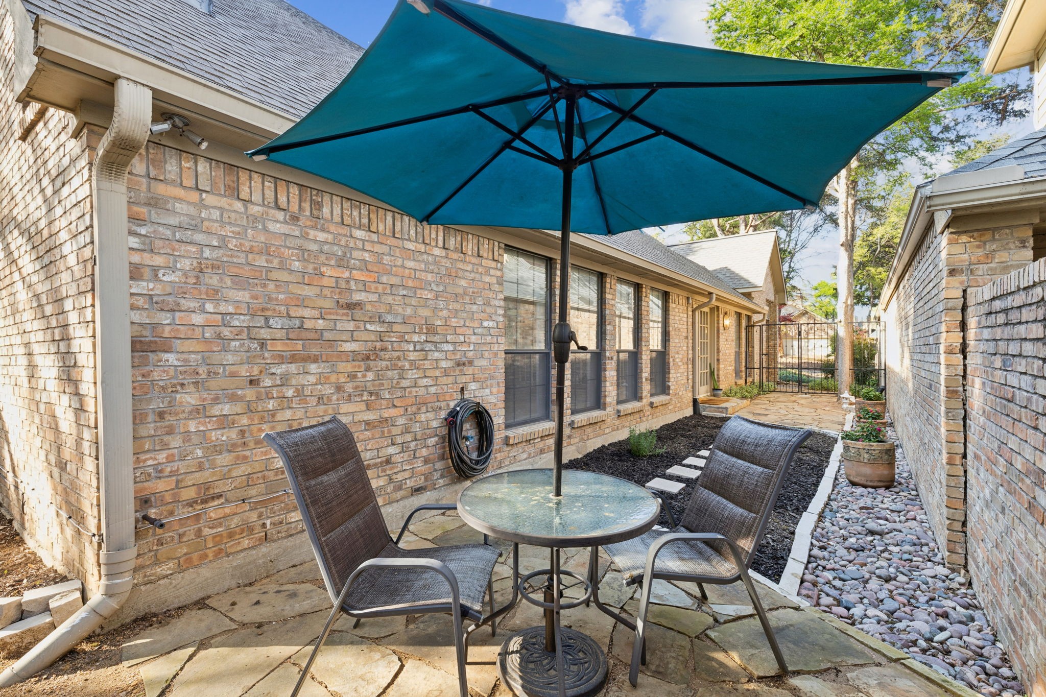 2407 Forest Court