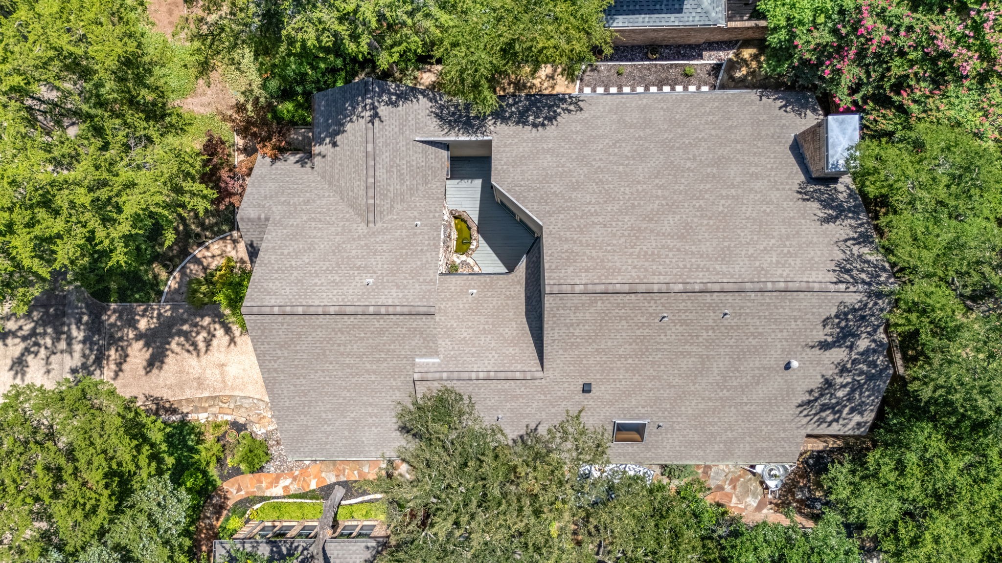 2407 Forest Court