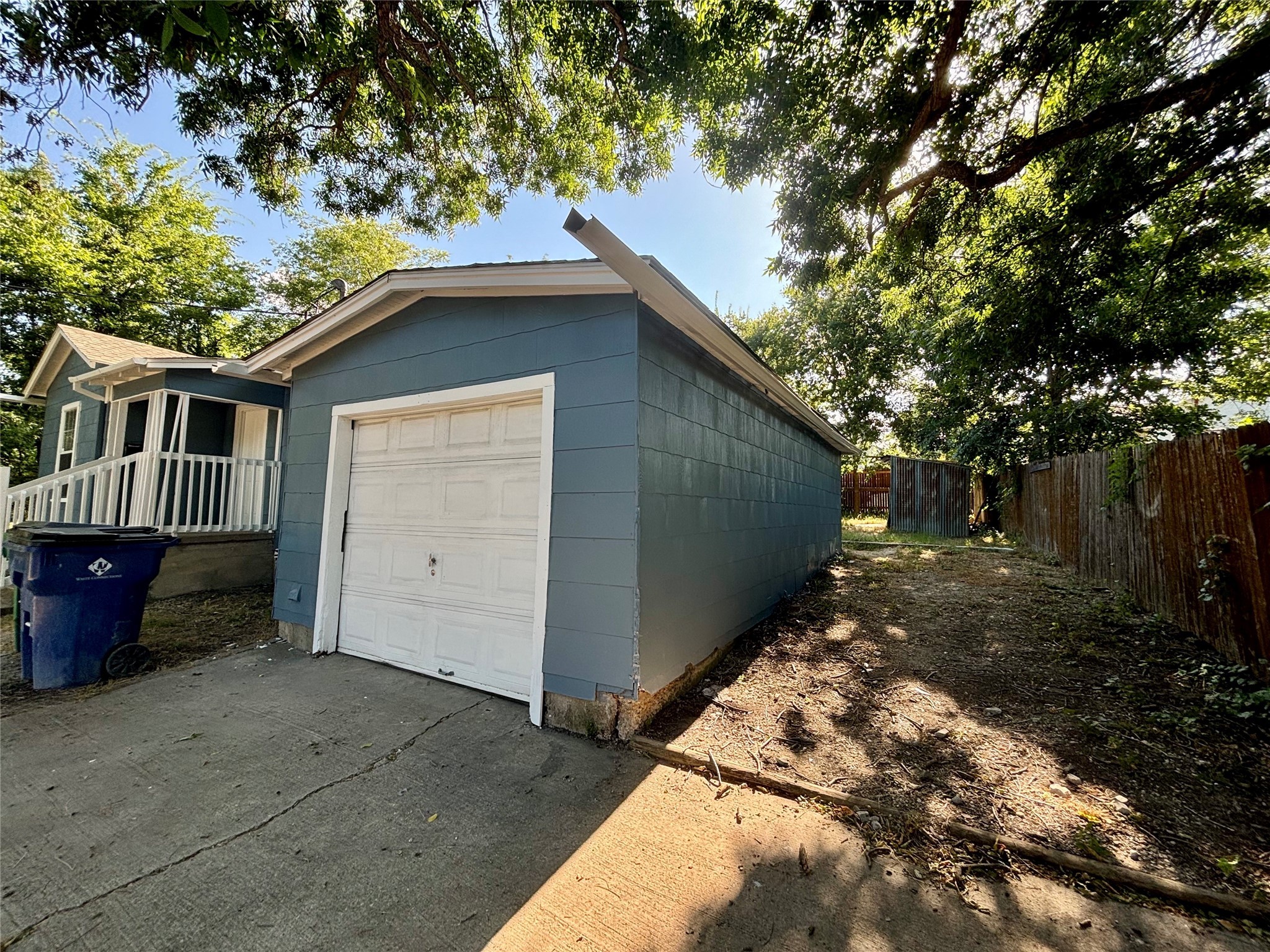 702 S College Street