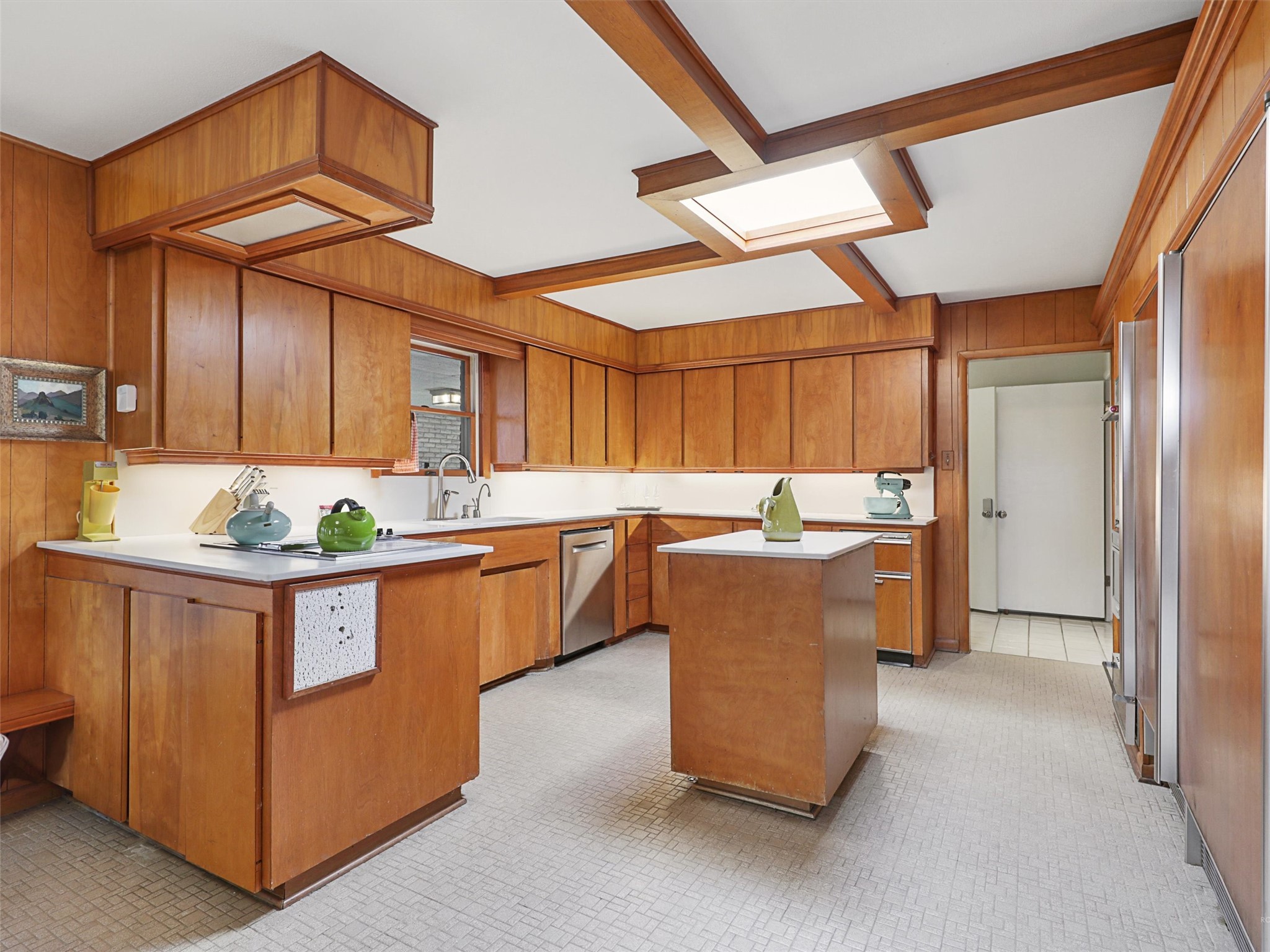 1102 N Graves Street