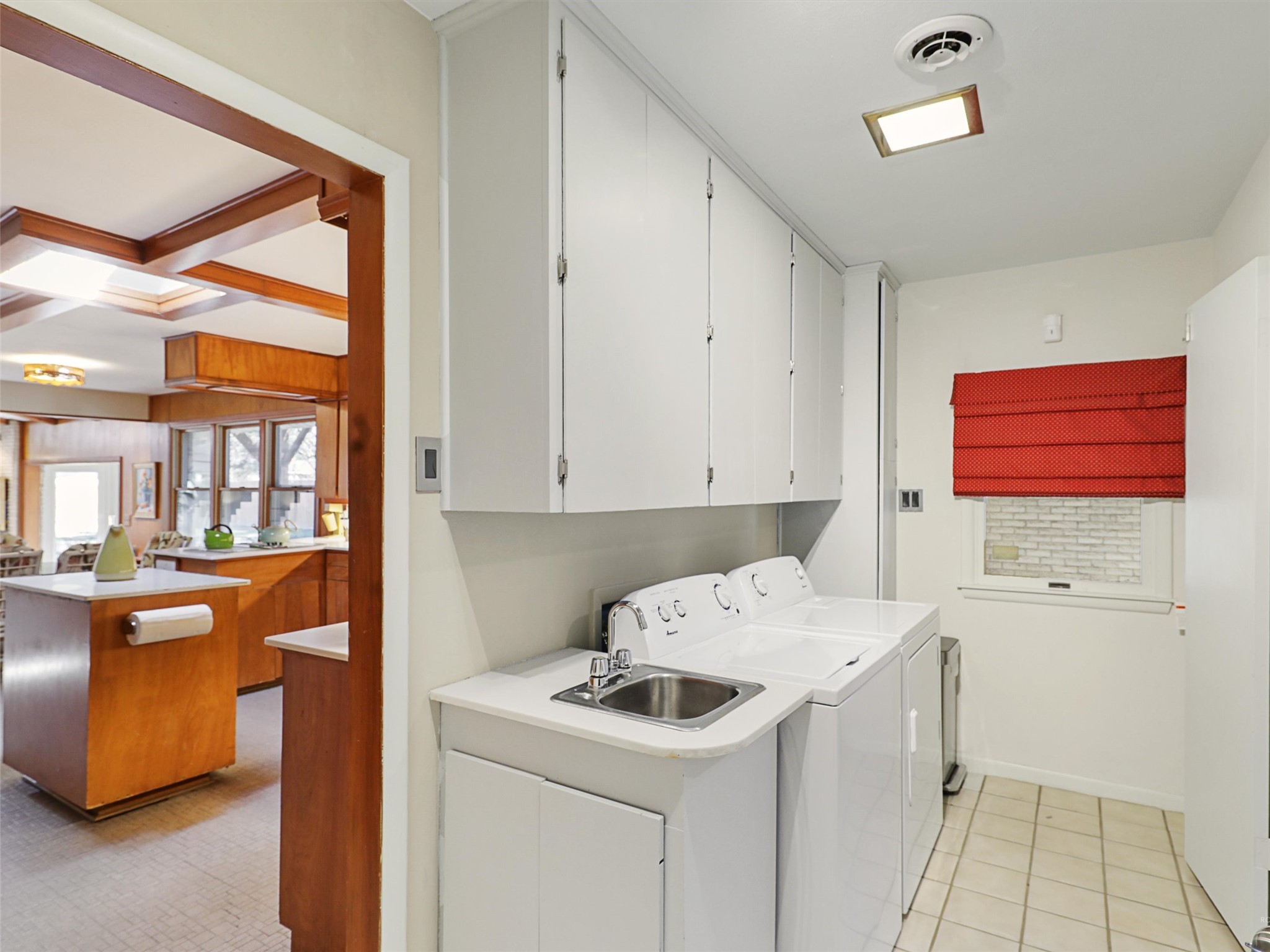 1102 N Graves Street