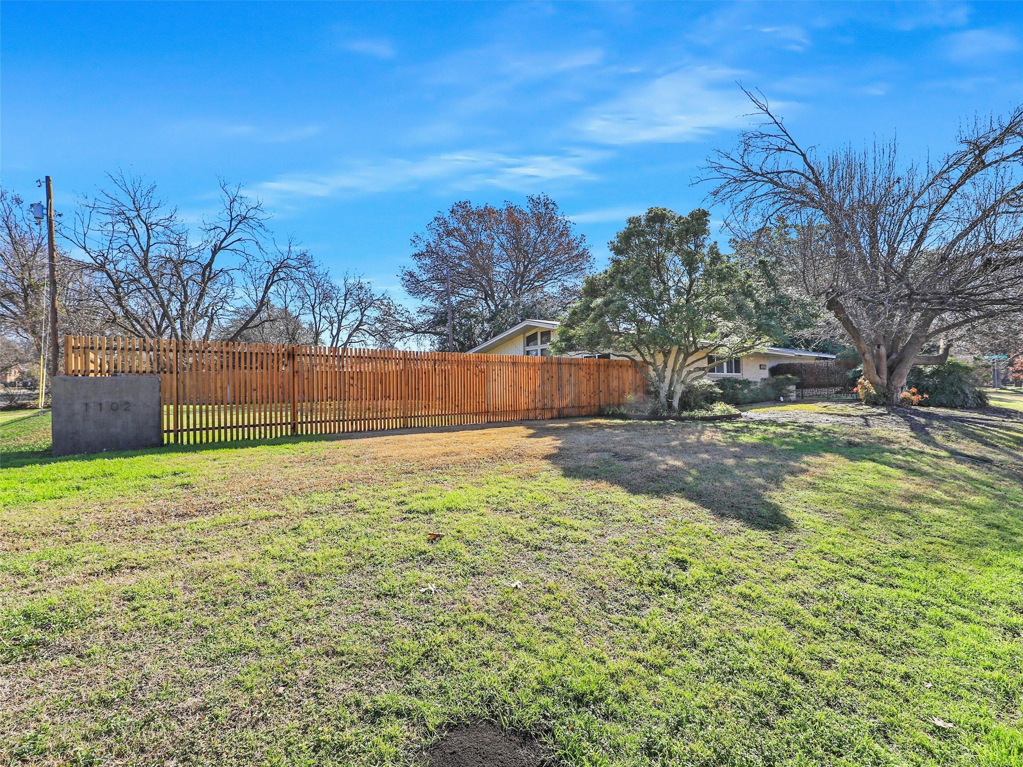 1102 N Graves Street