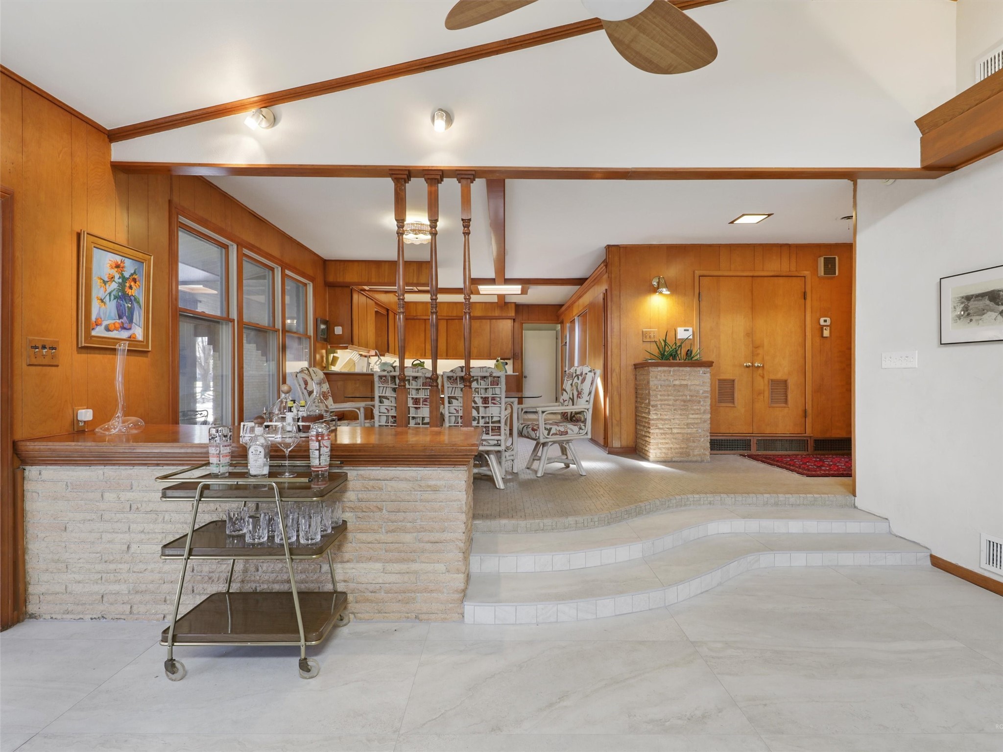 1102 N Graves Street