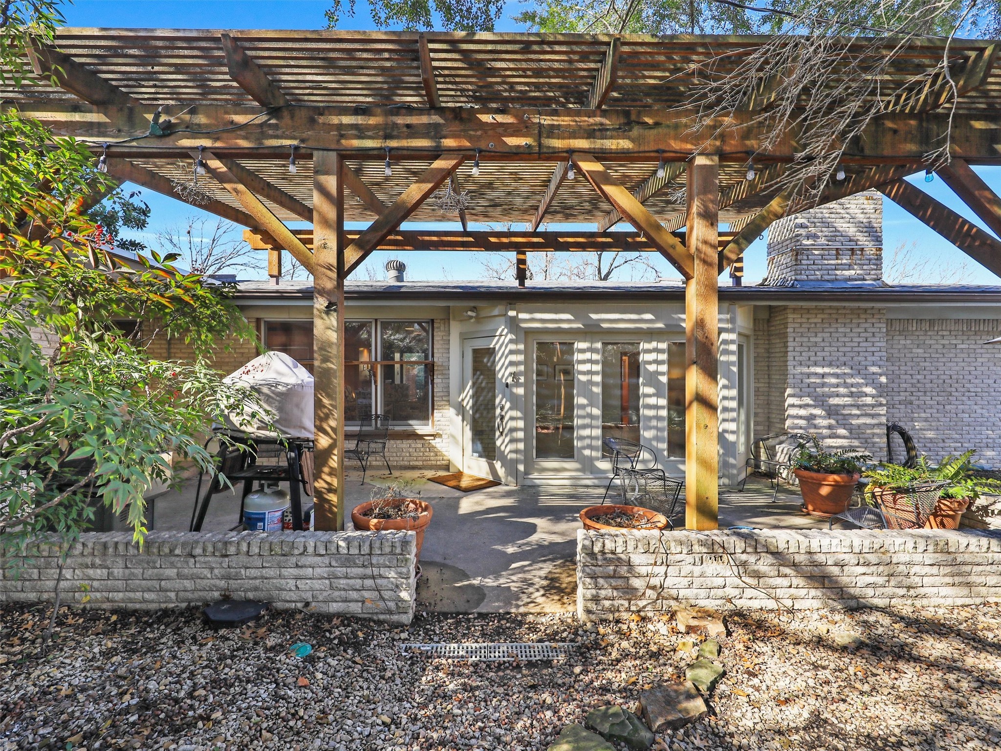 1102 N Graves Street