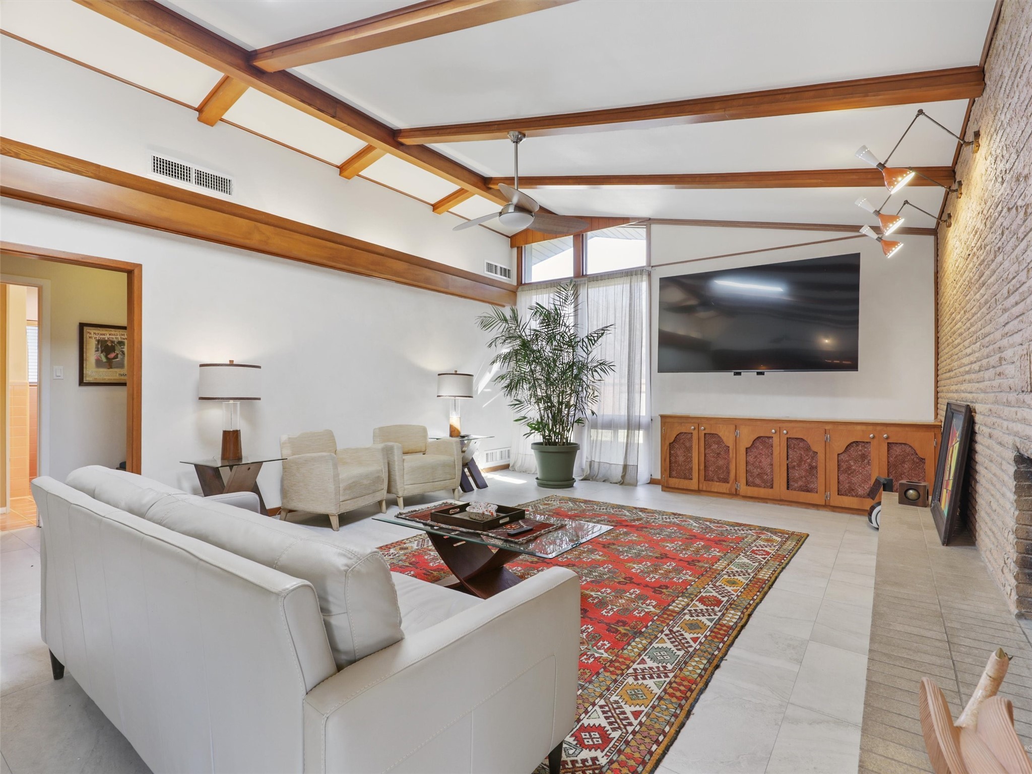 1102 N Graves Street