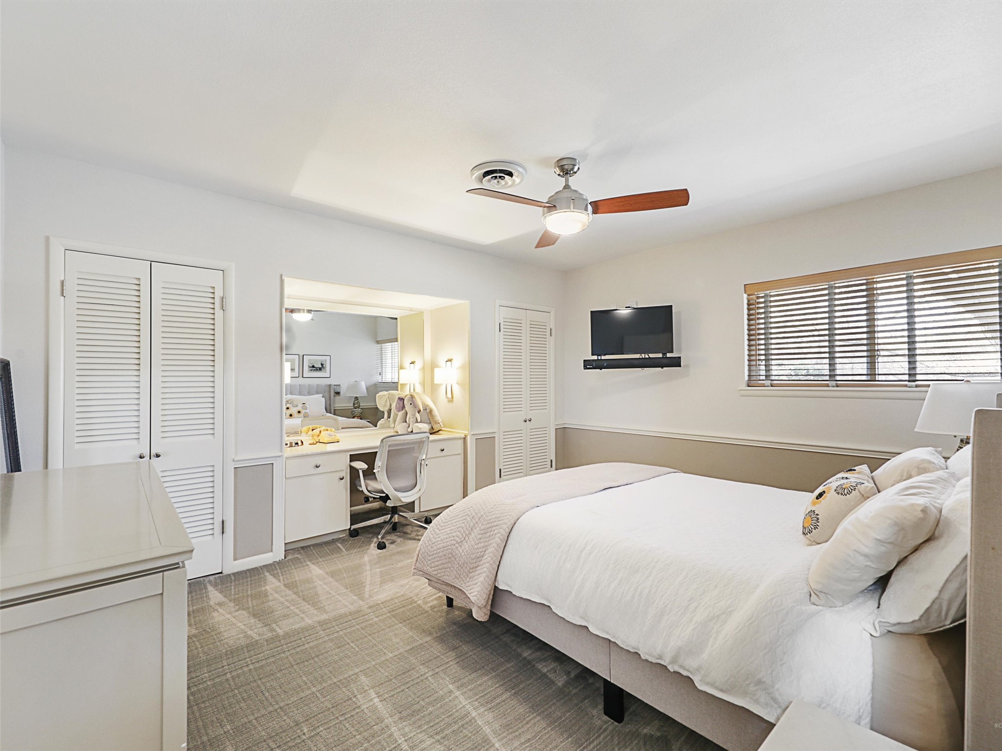 1102 N Graves Street