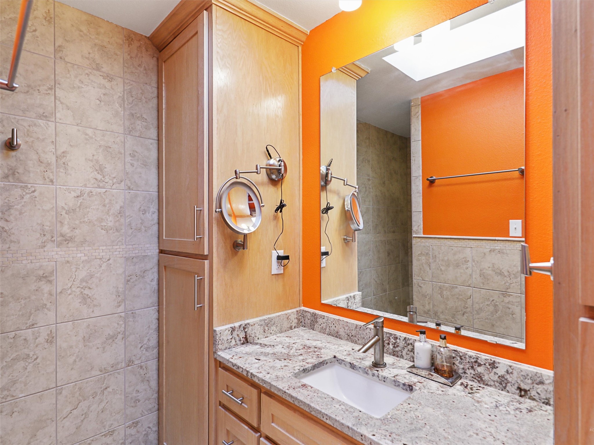 1102 N Graves Street