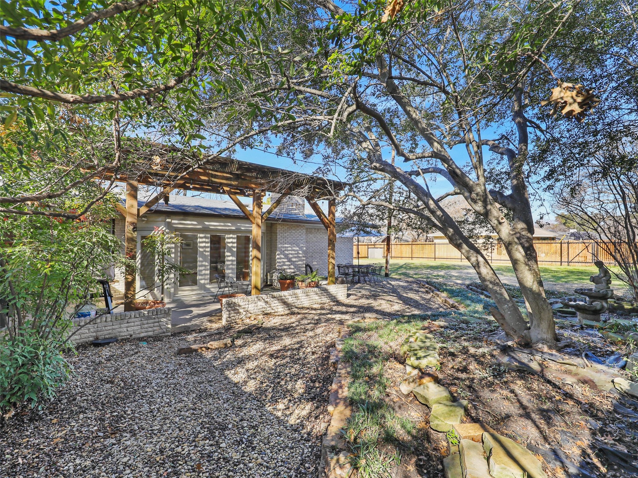 1102 N Graves Street