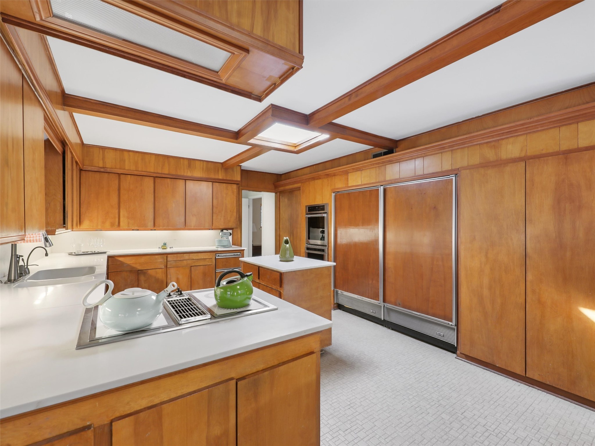 1102 N Graves Street