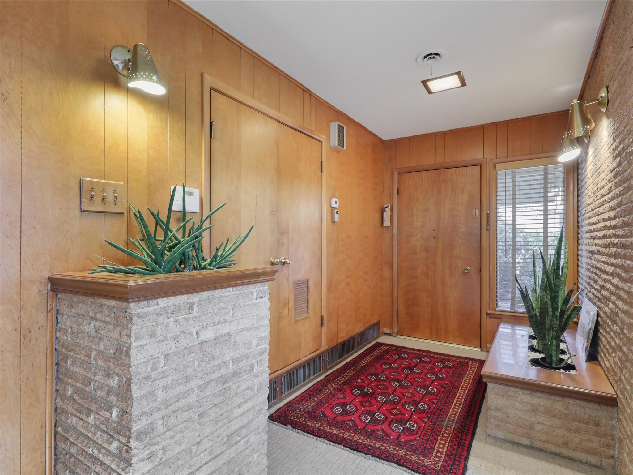 1102 N Graves Street