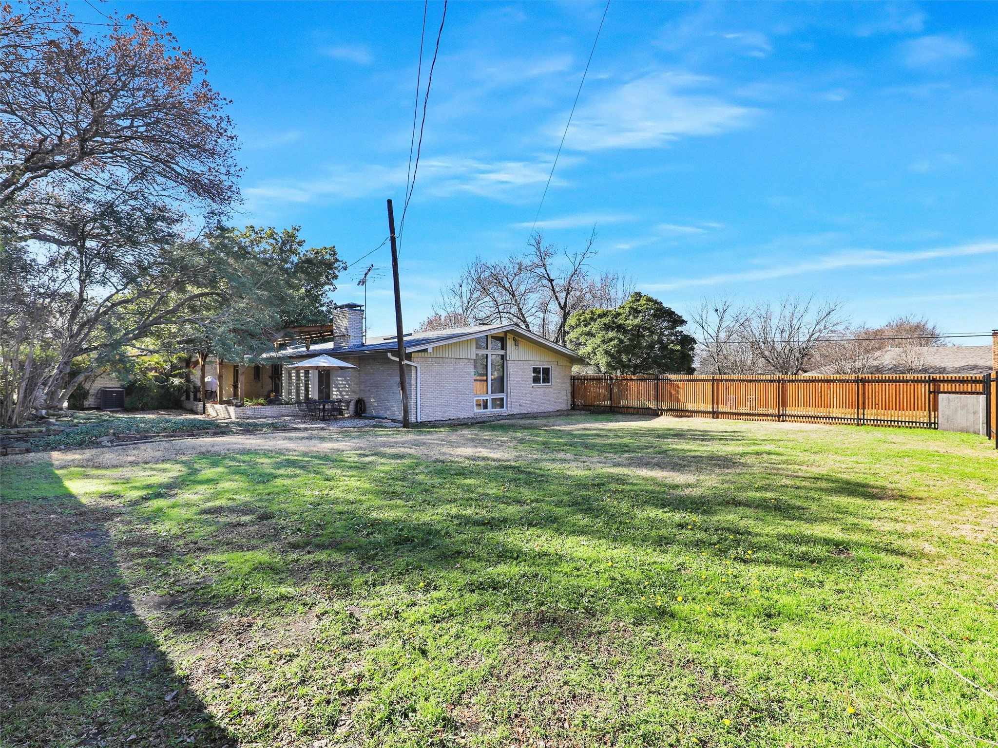 1102 N Graves Street