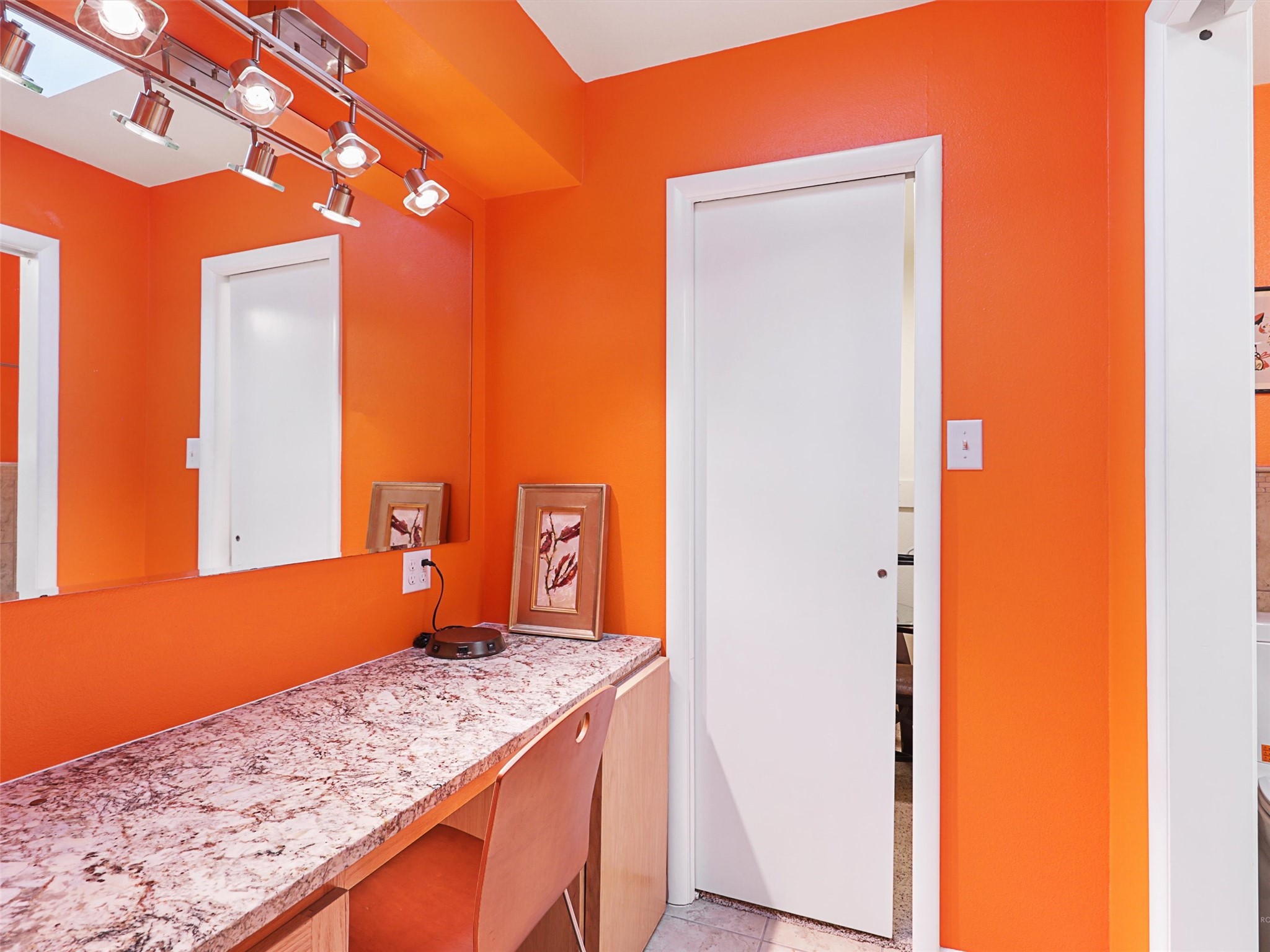 1102 N Graves Street